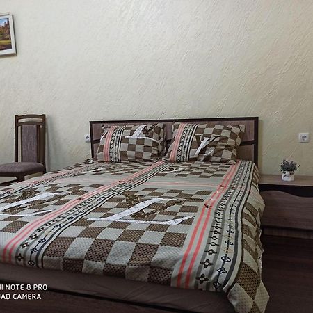 Ferienwohnung Квартира В Самом Центре Wi-Fi Czernowitz Exterior foto