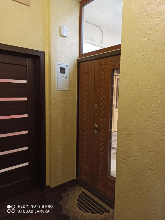 Ferienwohnung Квартира В Самом Центре Wi-Fi Czernowitz Exterior foto