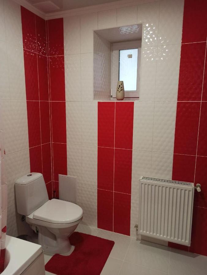 Ferienwohnung Квартира В Самом Центре Wi-Fi Czernowitz Exterior foto