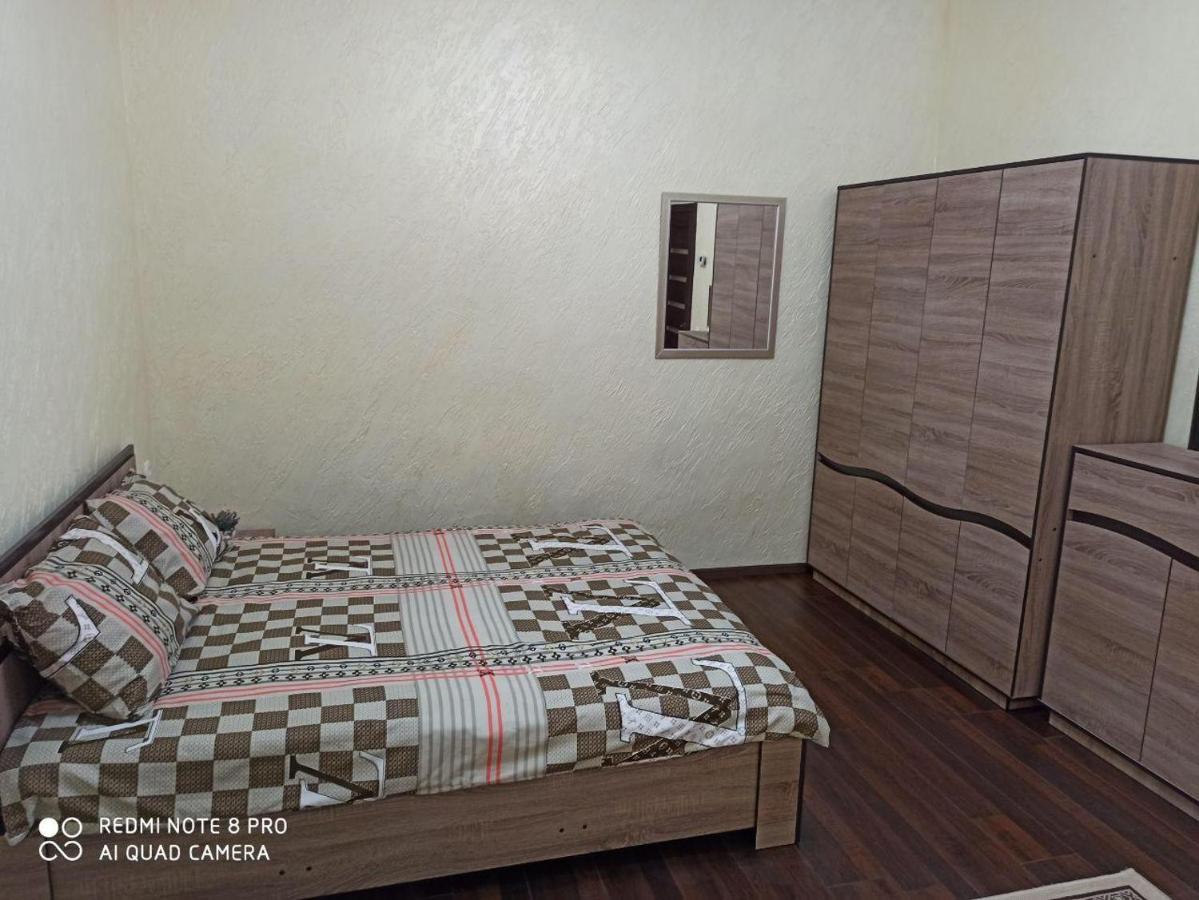 Ferienwohnung Квартира В Самом Центре Wi-Fi Czernowitz Exterior foto